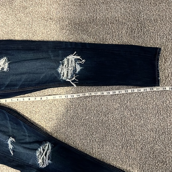 Women’s American Eagle Tomgirl Jeans. Size 4. - Picture 10 of 11